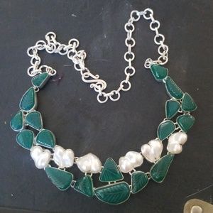 Green onyx and pearl bib choker